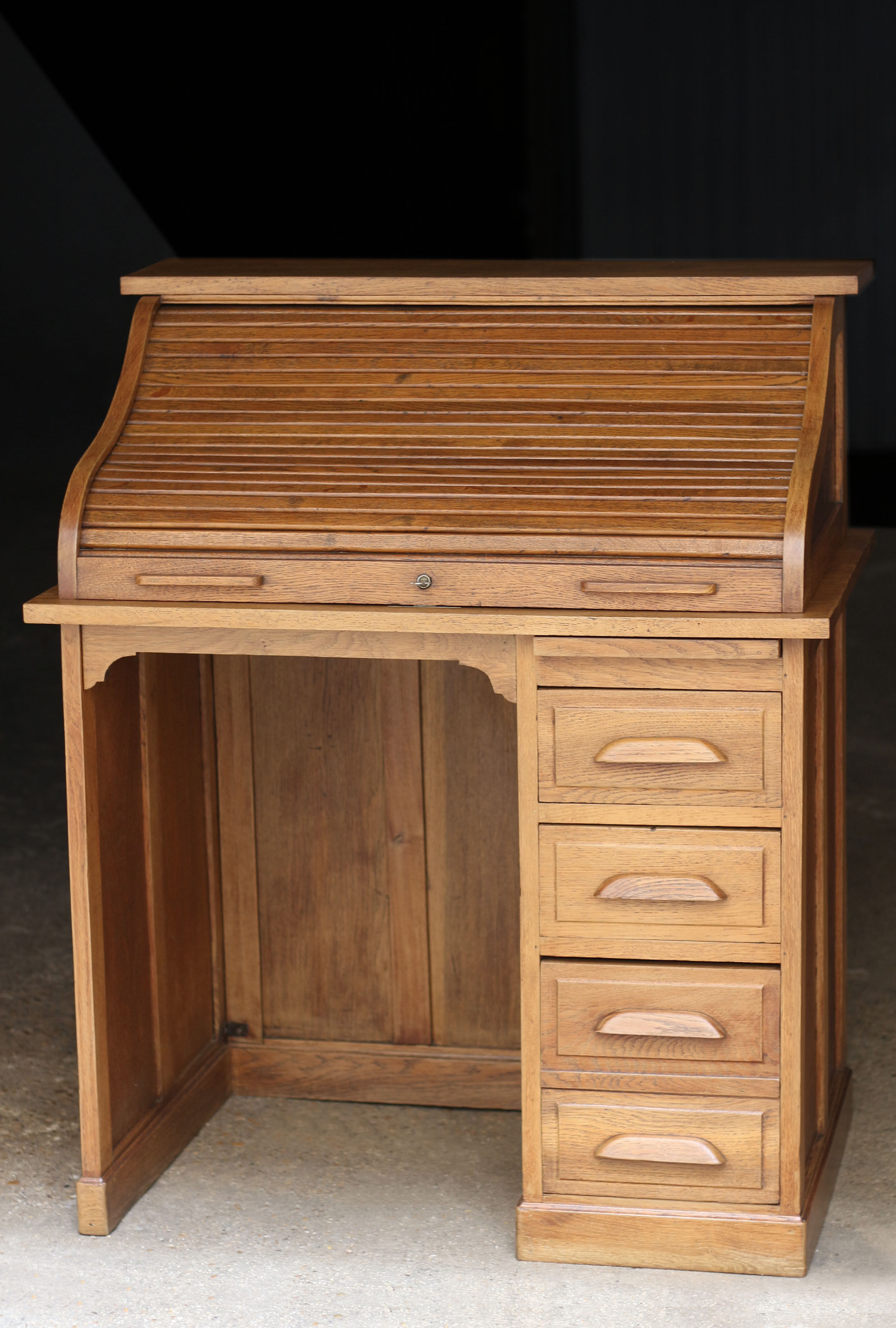 Super bureau américain des Etablissements FRIARD, à Chaumont (années 40)