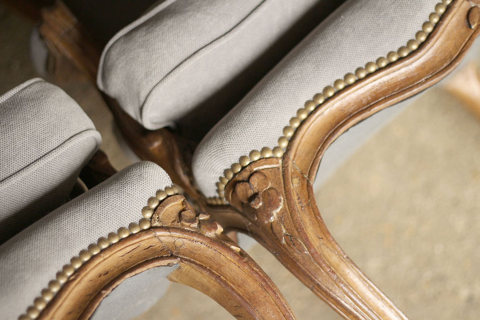 Miniature : Adorable paire de fauteuils d'époque Louis XV.