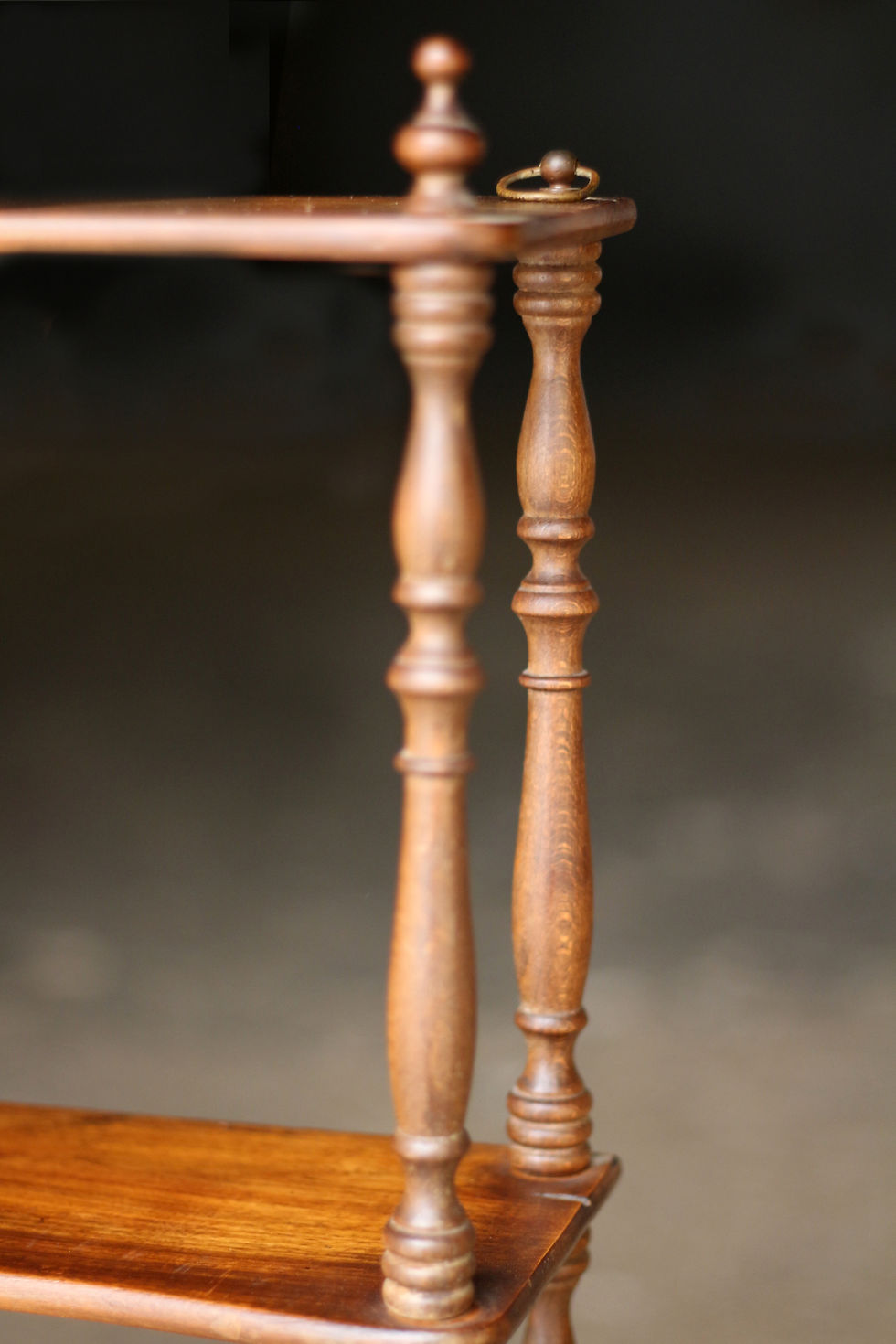 Miniature : Etagère murale vintage en noyer massif