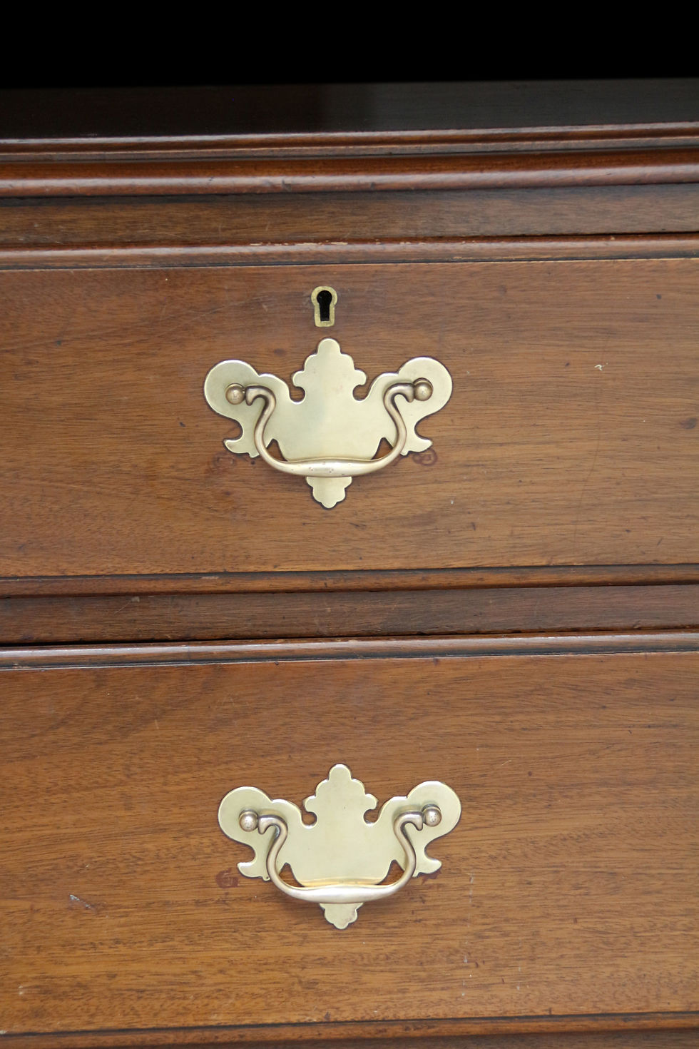 Miniature : Adorable commode edwardienne en acajou dans sa patine d'origine