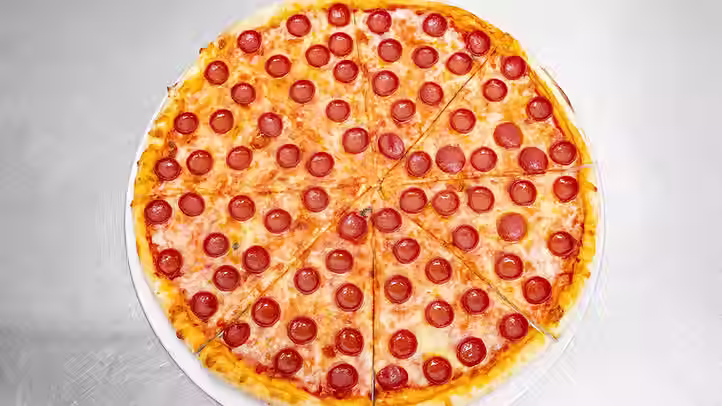pepperoni pizza whole.avif