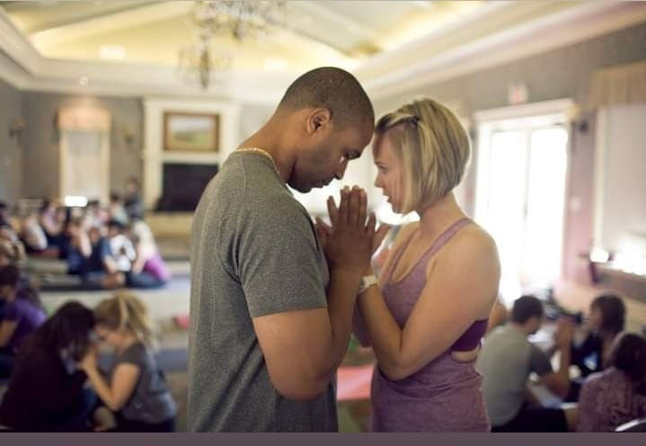 Amore ambivalente e amore coerente: relazione chiara e presenza autentica