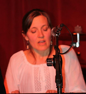 644627_10201134966841017_1219577729_n_edited.jpg