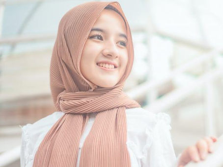 12 Tips Hijab Agar Rambut Tidak Bau Apek
