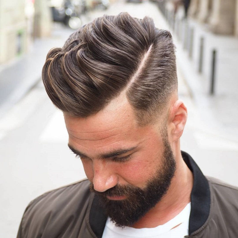 6 Trend Highlight Rambut Pria, mau coba?