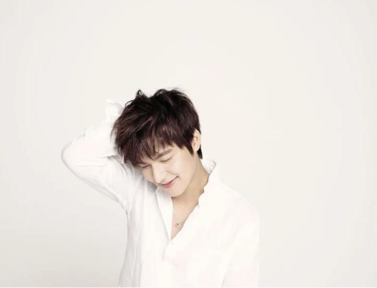 13 Warna Cat Rambut Pria yang Cocok untuk Kulit Sawo Matang