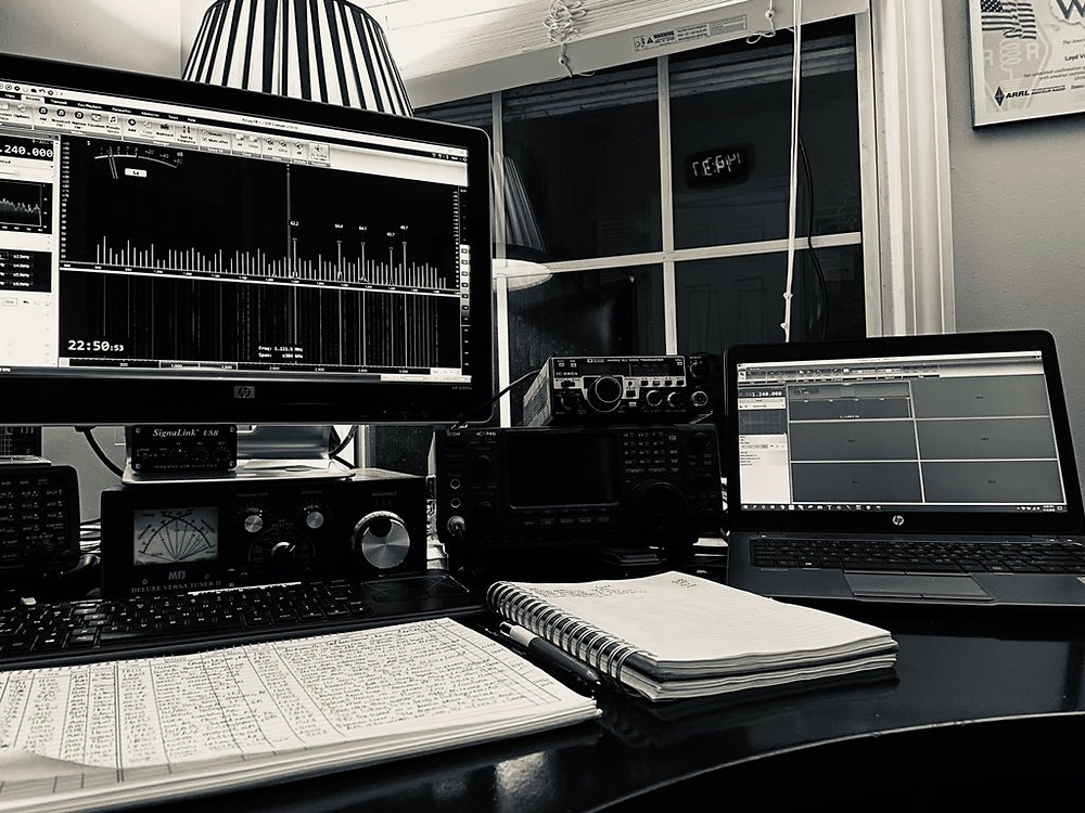 the W4LVH ham radio/DX shack