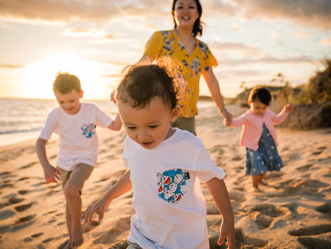 Honolulu Photographer/ Mommy and Me Sunset Beach Session On Oahu / L + kids