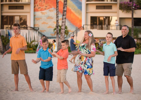 Waikiki Family Photographer/ Family Session At Sunset In Waikiki / The B Family