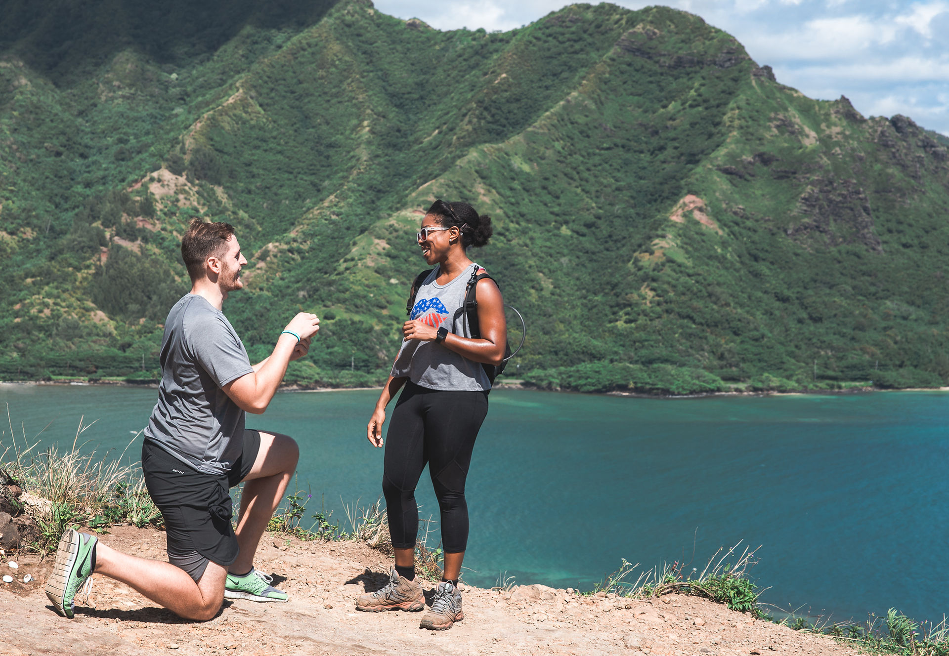 Boyfriend proposes to girlfriend