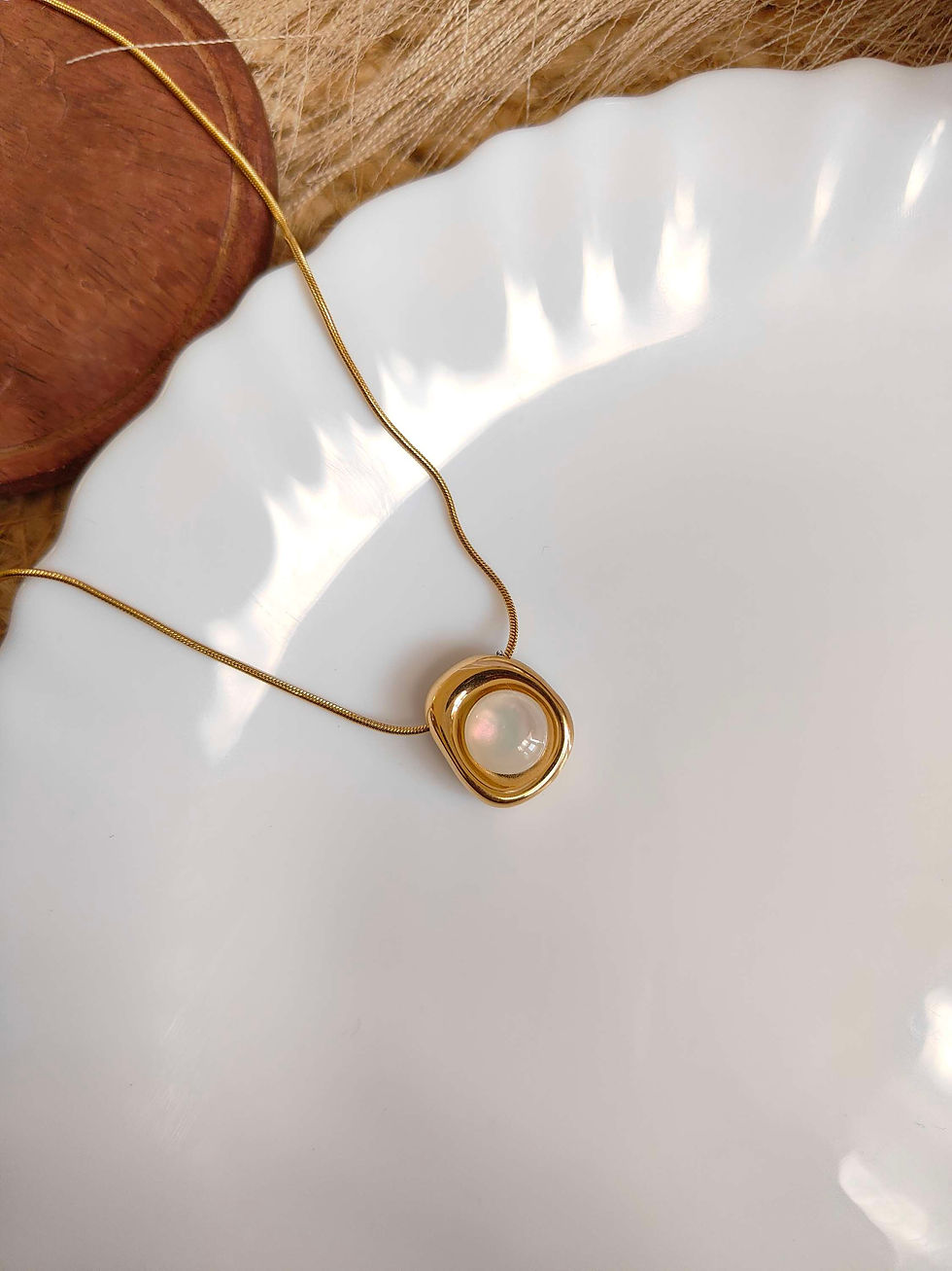 Thumbnail: MOP Pendant Chain 