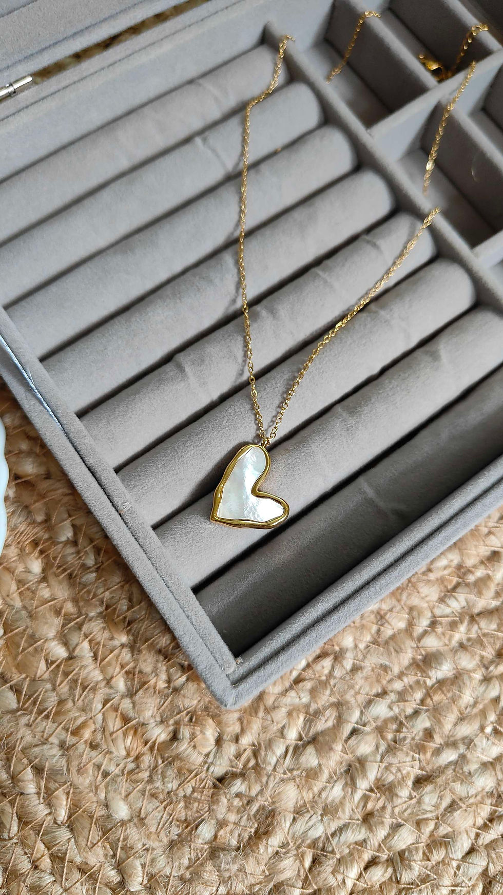 Thumbnail: MOP Heart Pendant Chain 