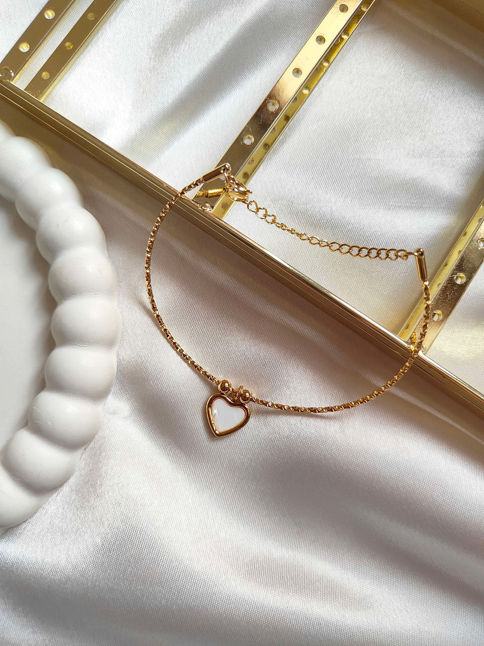 Thumbnail: MOP Heart Charm Bracelet 