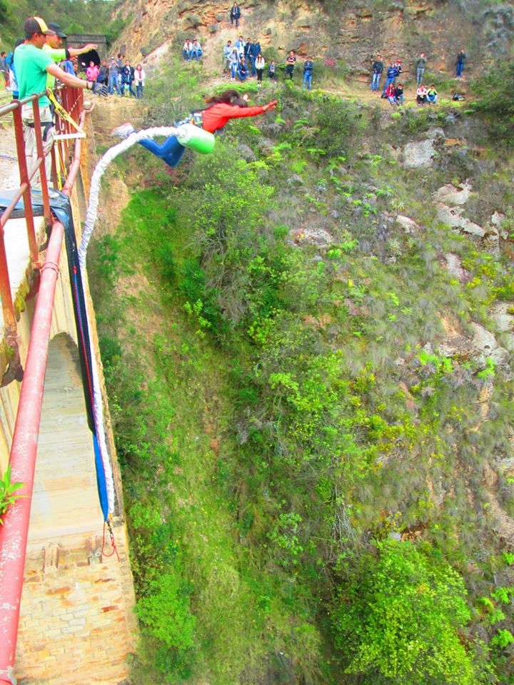 Miniatura: Bungee Jumping