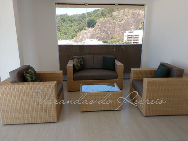 POLTRONAS & SOFÁS 10
