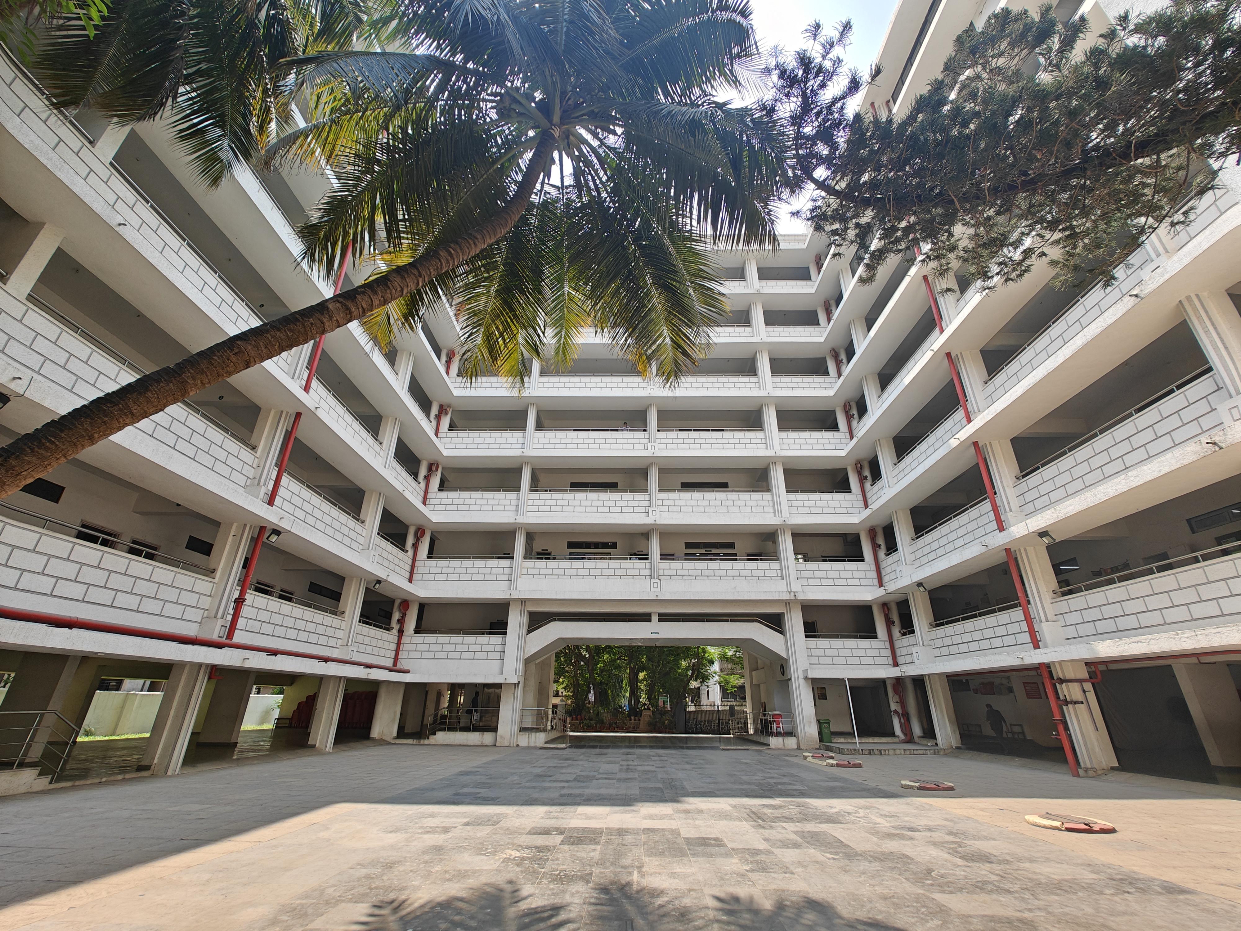 Aquinas International School