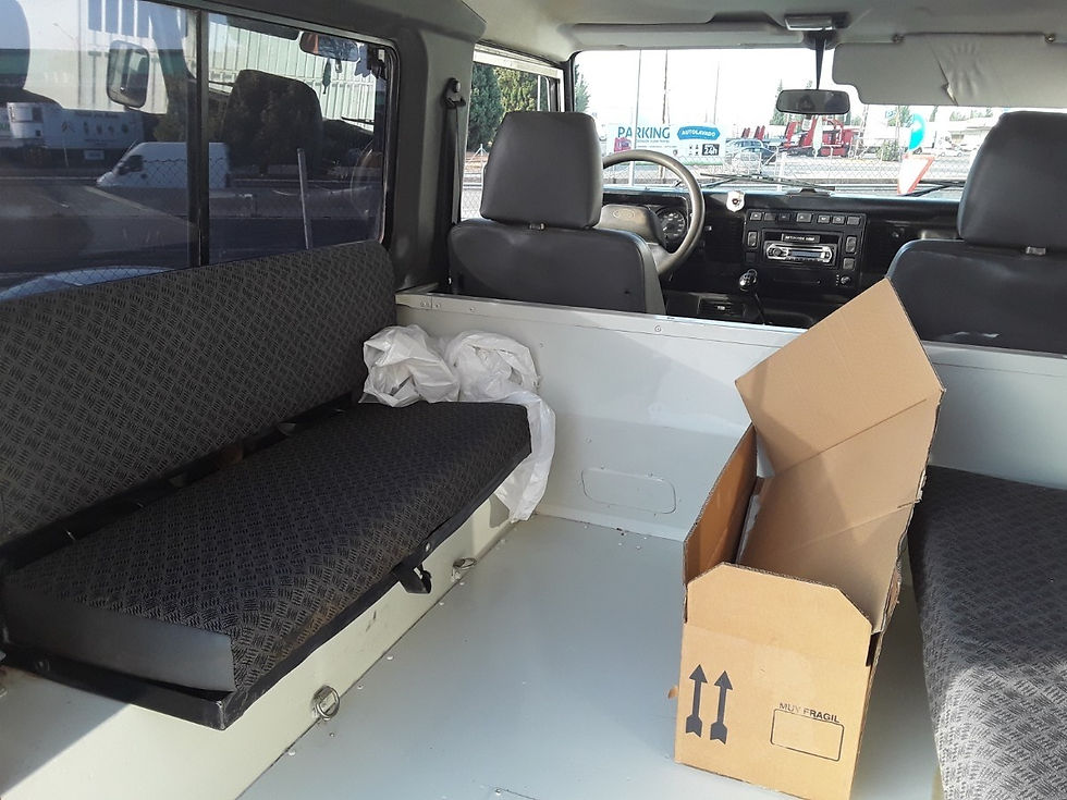 Миниатюра: Land Rover Defender 2.5TDI 90 Hard Top SE