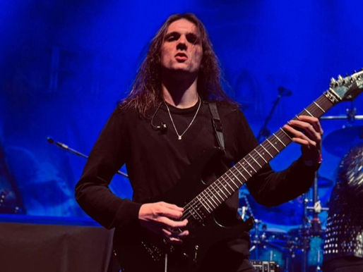 Escolhido por Edu Falaschi, guitarrista Victor Franco inspira em turnê