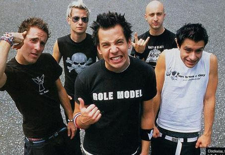 Fiz uma playlist com as melhores bandas de pop rock dos anos 2000 para você