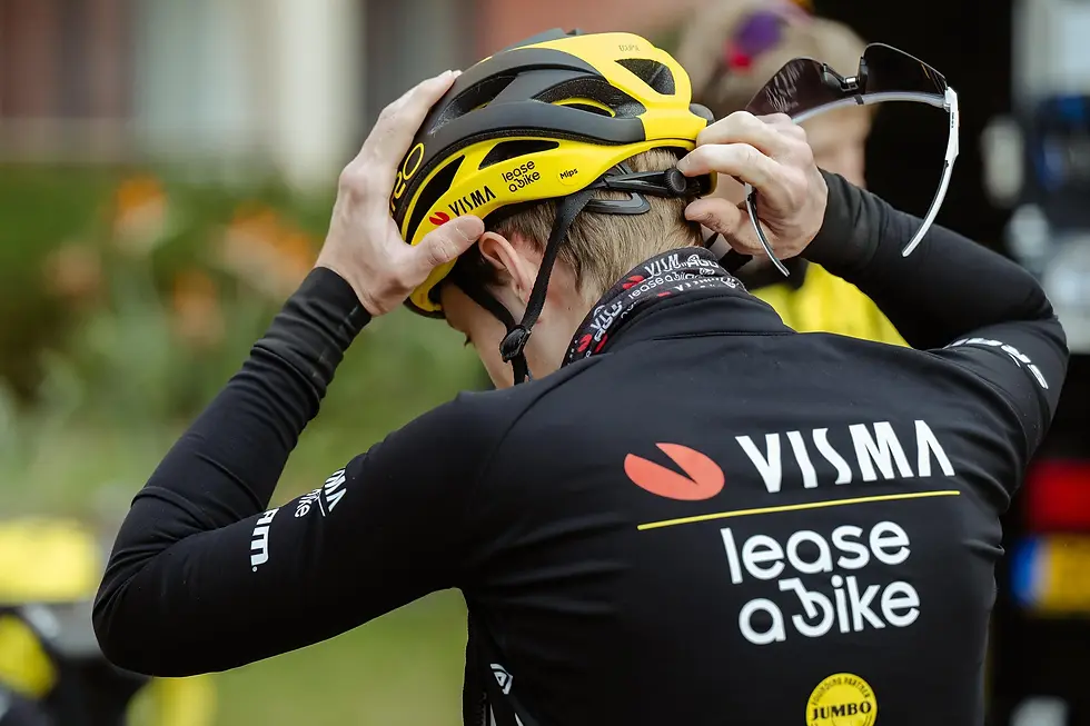 GIRO PHOTOS.webp