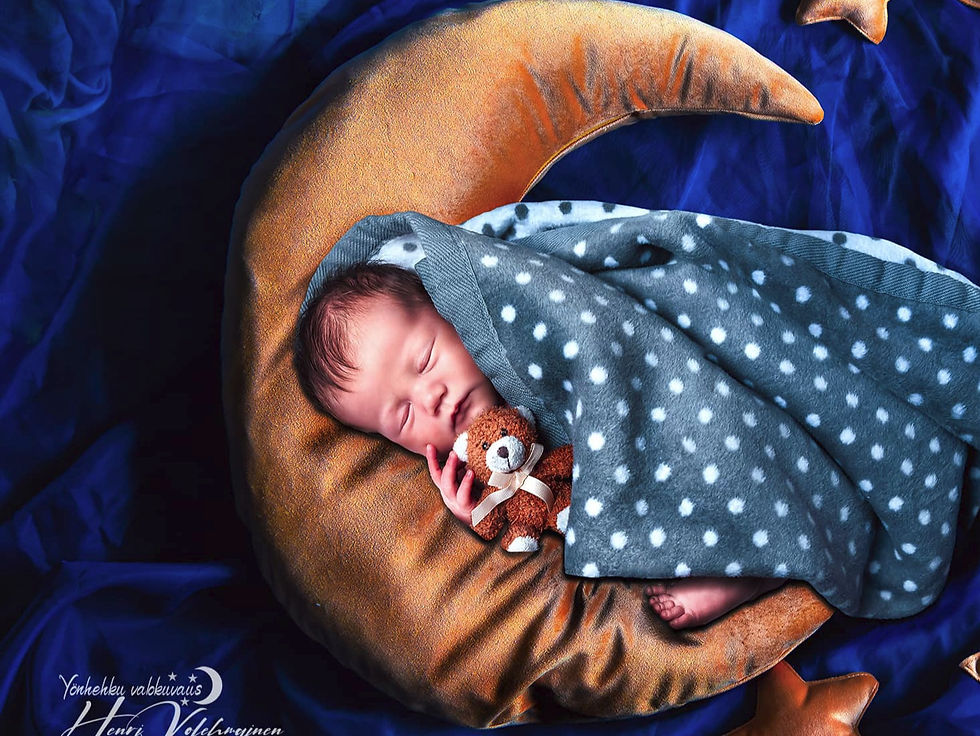 Newbornkuvaaja Jyväskylä Yönhehku Valokuvaus