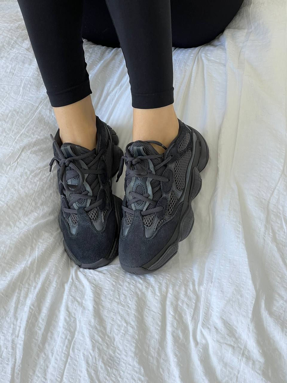 Miniatura: Adidas Yeezy 500 Black