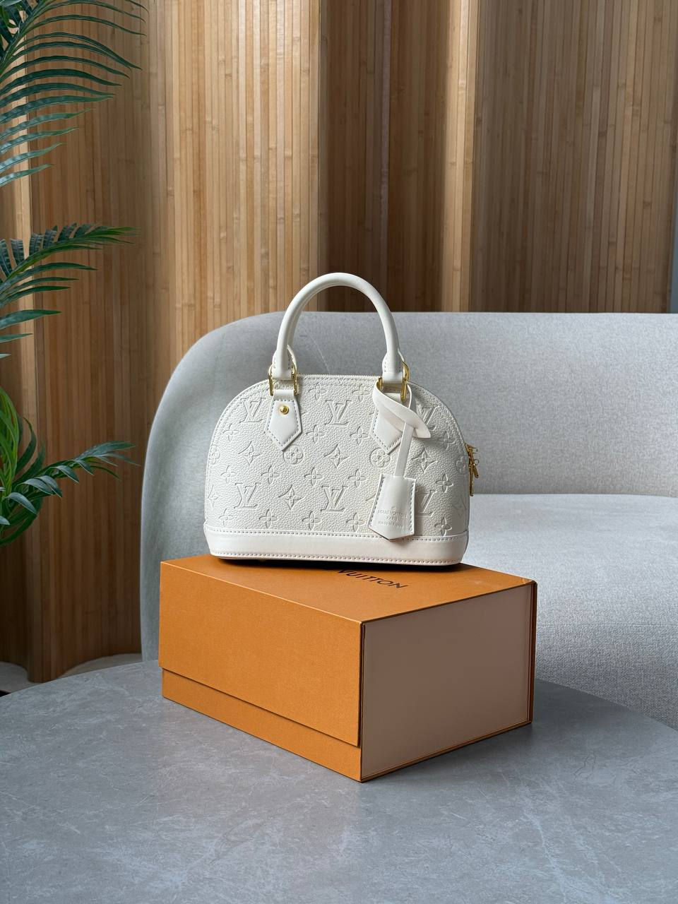 Miniatura: Louis Vuitton Alma – Monogram Empreinte Leather Cream
