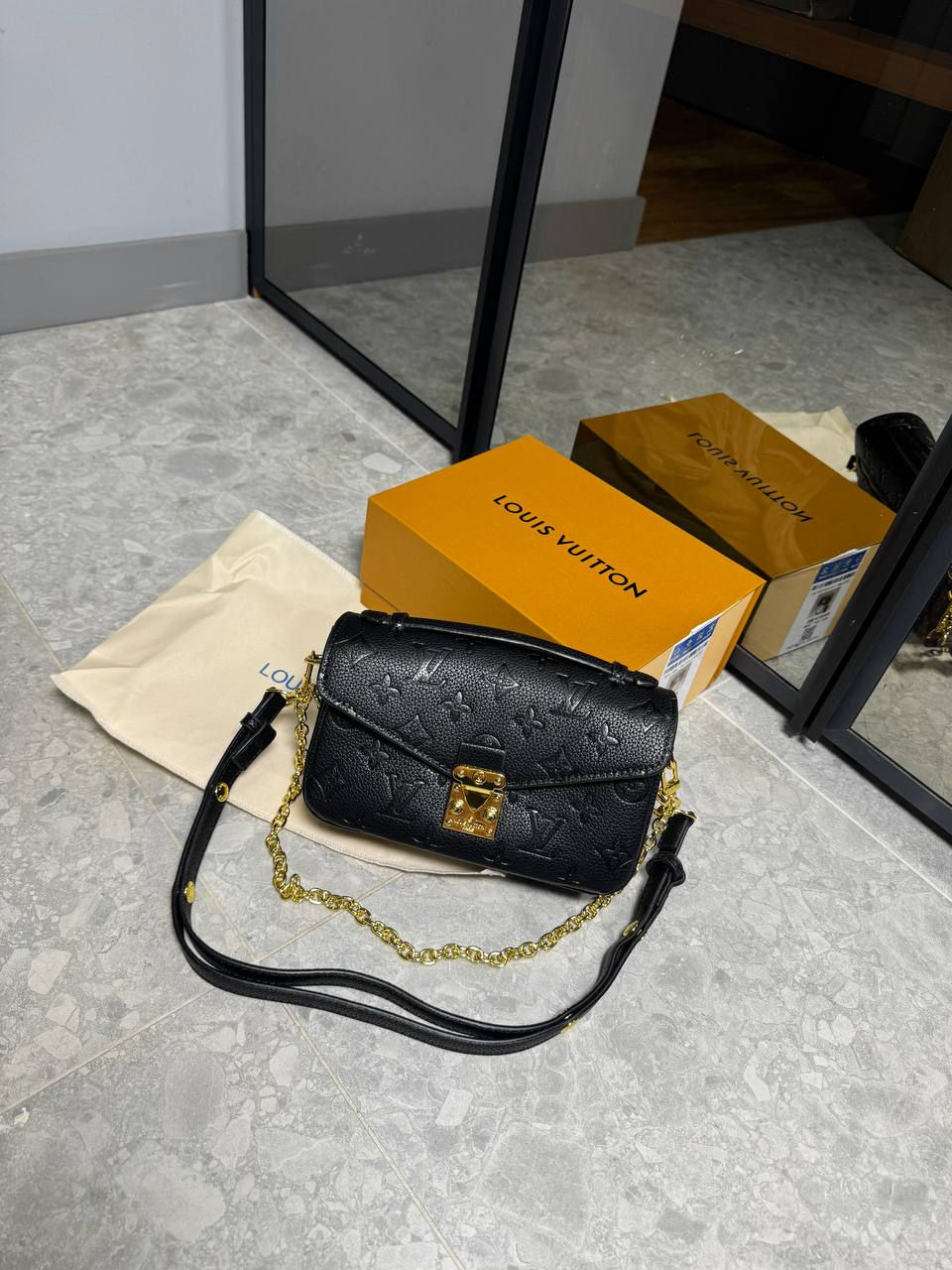 Miniatura: Louis Vuitton Pochette Métis East West Monogram Empreinte Black