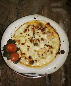 салмон под сливочном соусом с морепродук