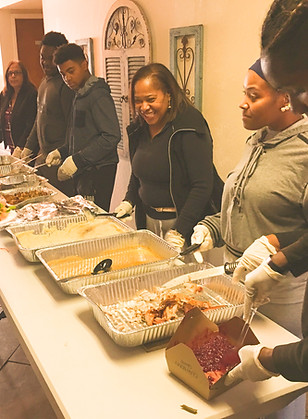 Thanksgiving 2018 outreach shelter_edited.jpg