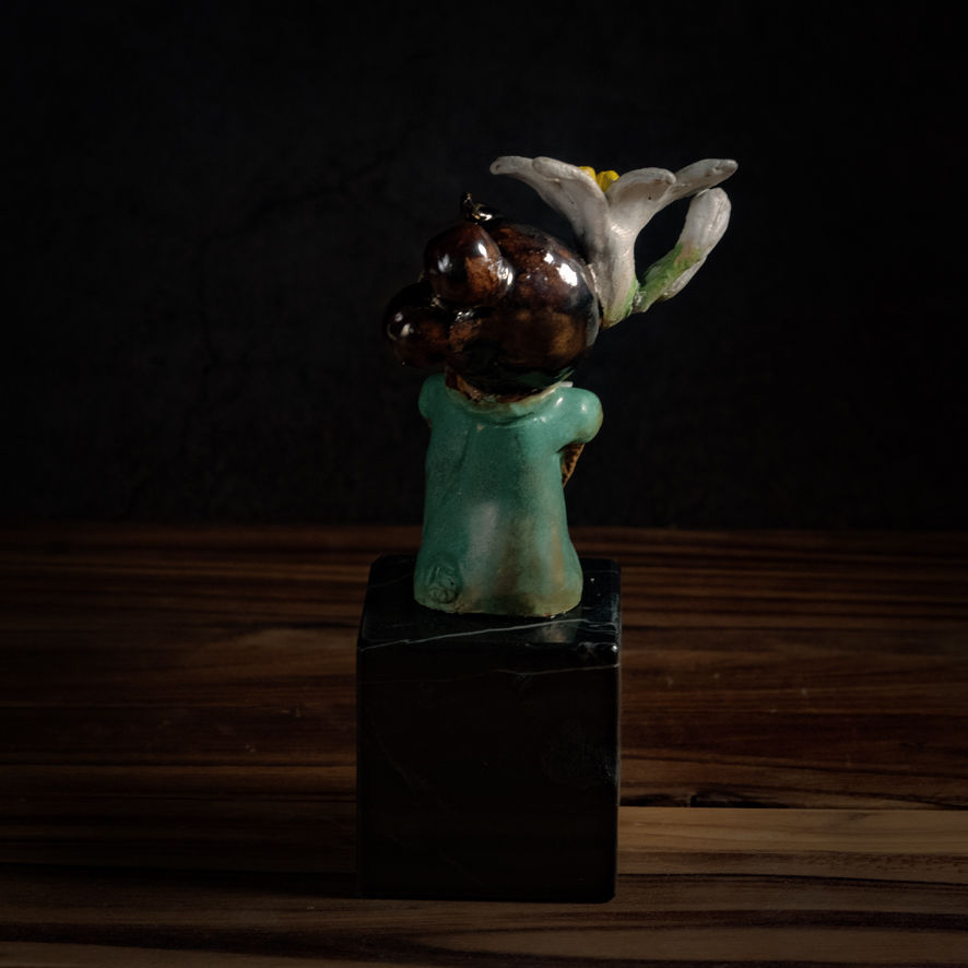 Thumbnail: Lily Whispers