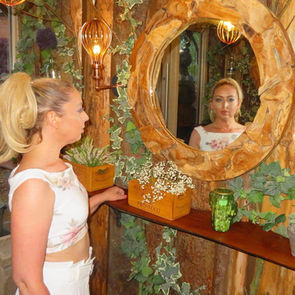 Home: How To Choose The Perfect Bathroom Mirror