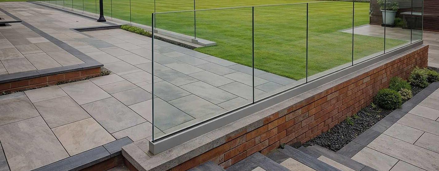 glass-balustrade-large-patio-and-garden_