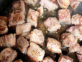 カレーに使用する赤身の牛肉