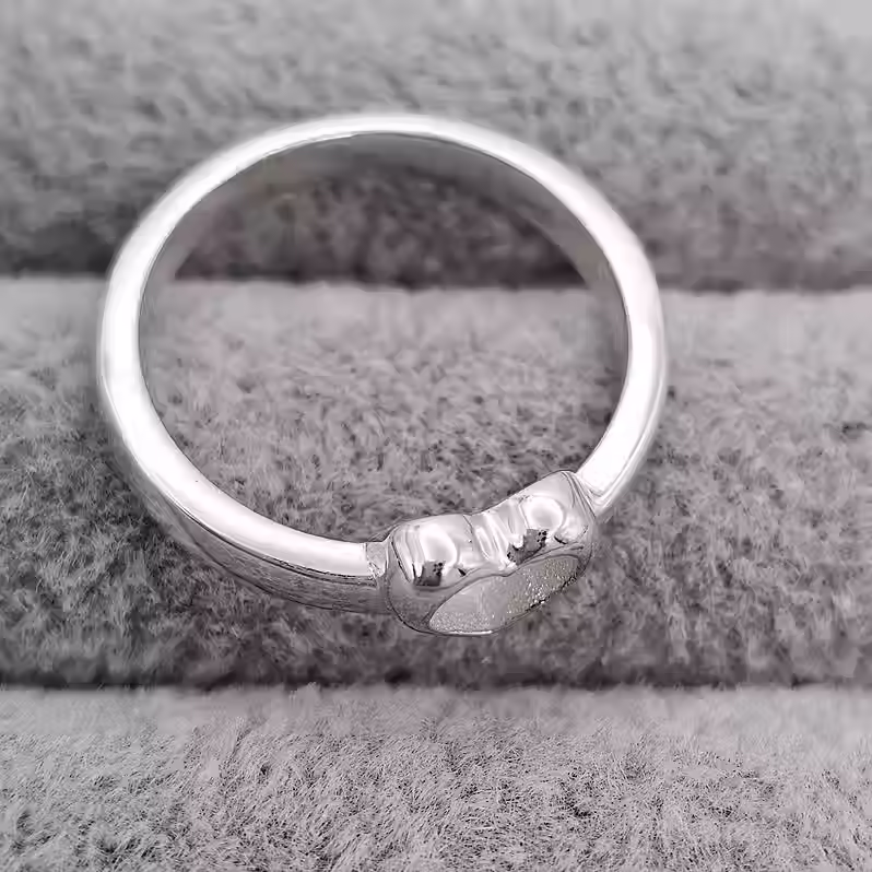 Thumbnail: CC192 Thick Trim Heart Ring