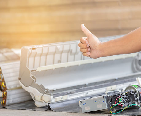 close-up-repairman-giving-thumb-up-after