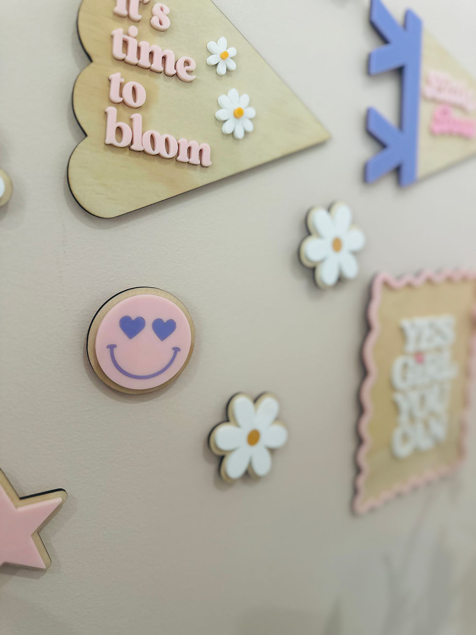 Thumbnail: Layered Daisy Wall Decor – Pack of 4