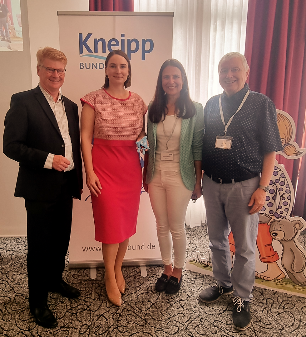 v.l. Dr. Lutz Ehnert, Thüringens Gesundheitsministerein Katharina Schenk, Christina Haubrich, Präsidentin des Kneipp-Bundes Deutschland, und Peter Wolff
