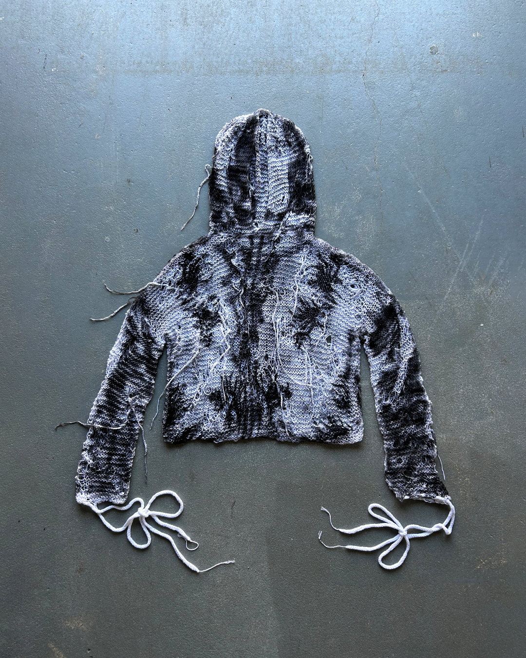[raw.] "+" knit hoodie