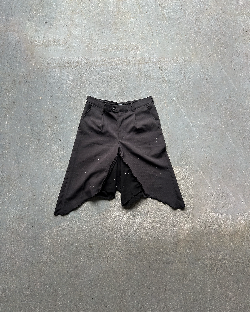 Thumbnail: [raw.] /\ shorts
