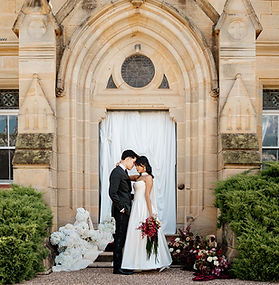 Old world romance meets modern elegance, Wedding day inspiration