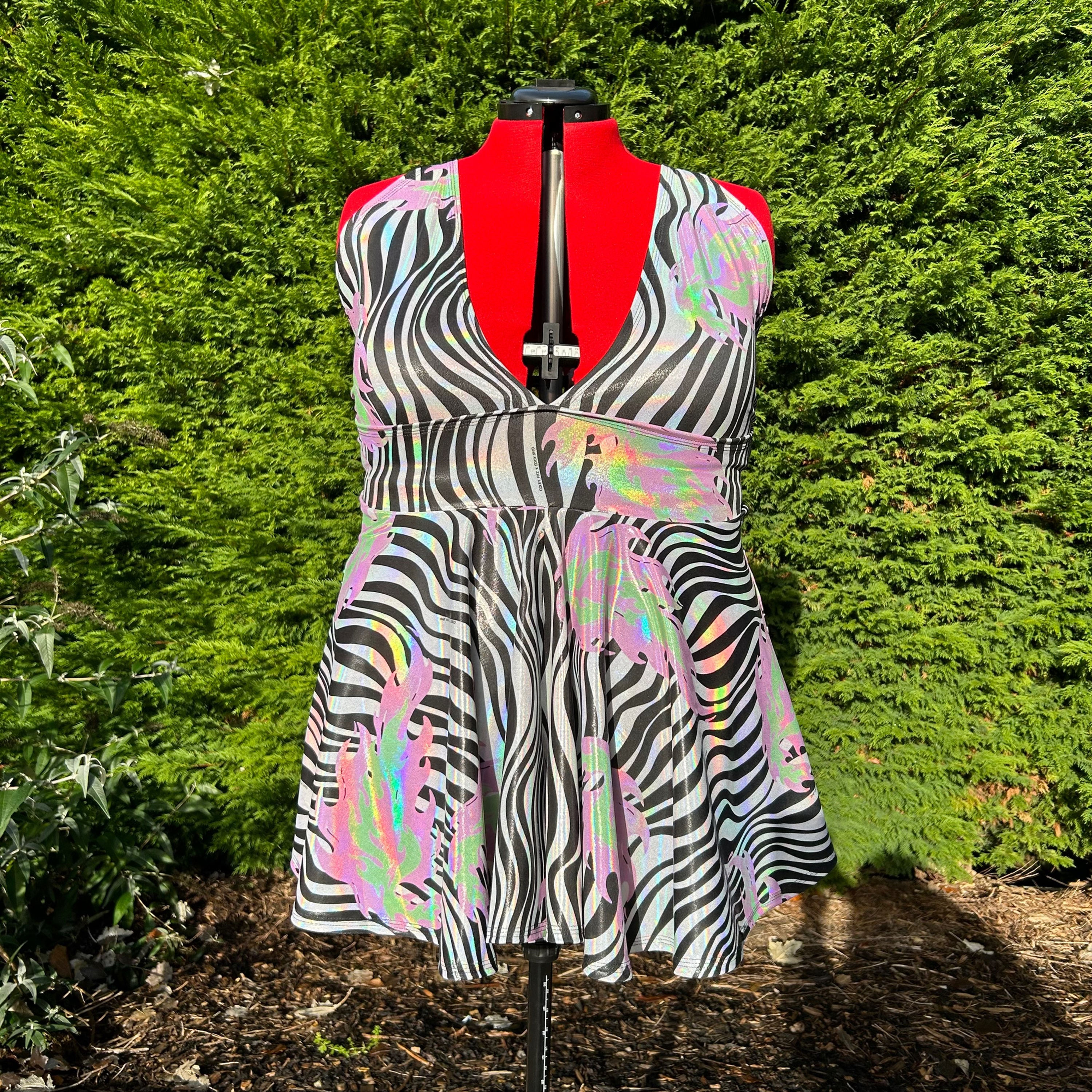 UK 26 (US 22) / 43"-45" Waist / C-DD / 5'4-5'6 Wildfire Floaty Playsuit