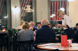 Waitress Hotel NY Rotterdam,Nl