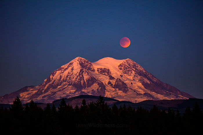 rainier-moon-eclipse