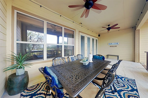 8 Guests / 3 Bed / 2.5 Bath