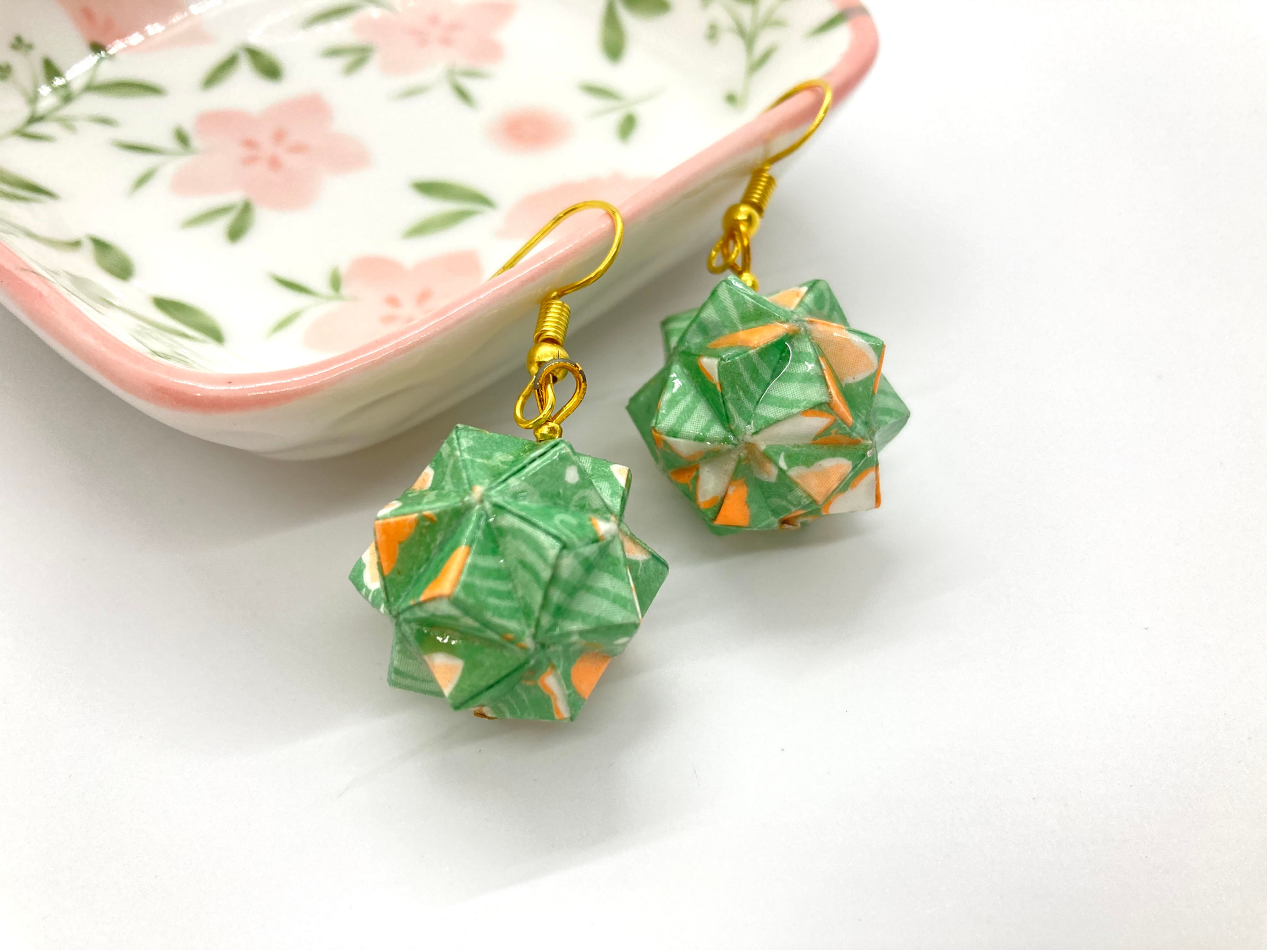 Kusudama Earrings - Pale Green