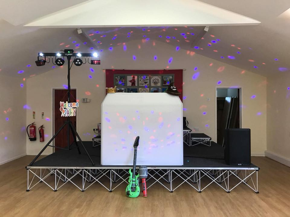 NikNak Events - Mobile Disco DJ & Children's Parties Entertainer Kids — photo 2