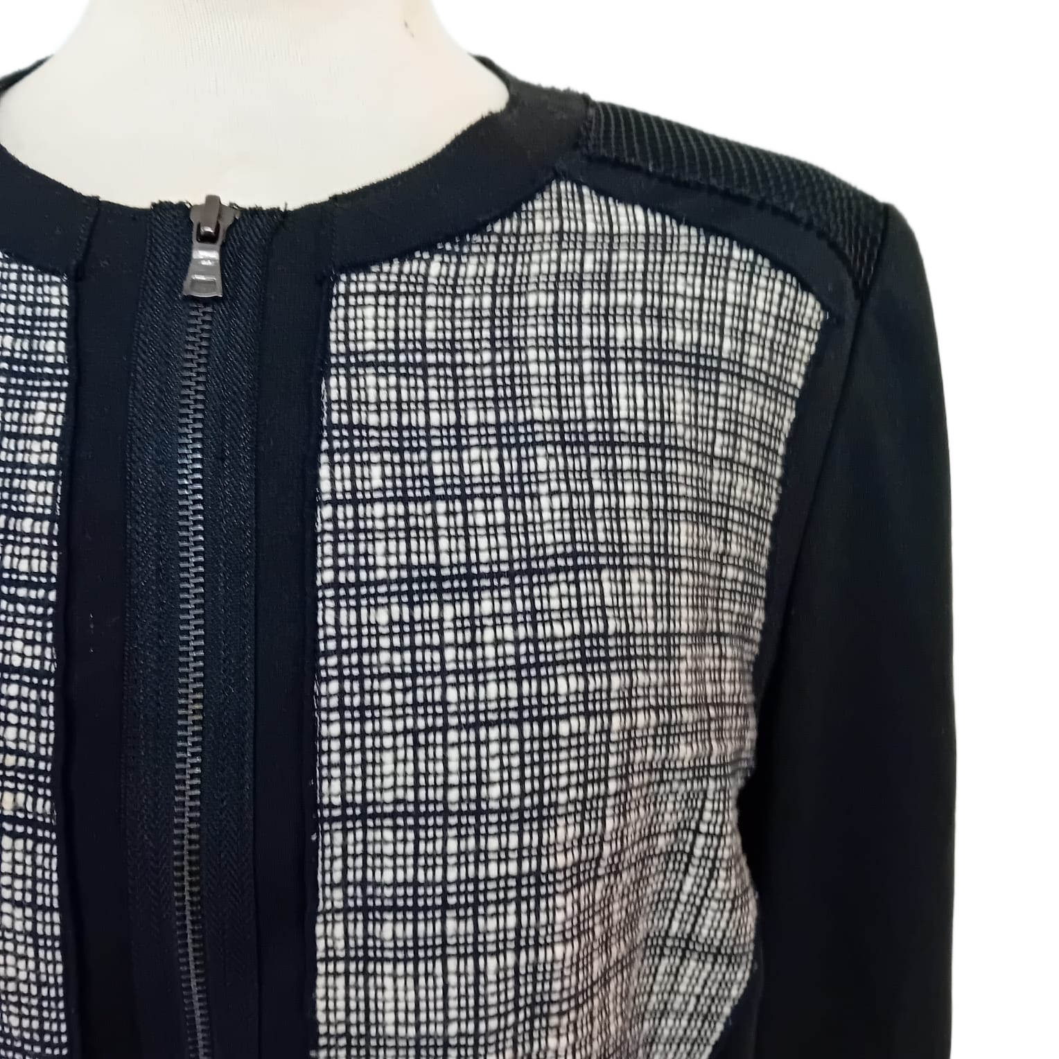 T Tahari Black and White Tweed Front Zip Jacket