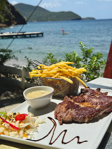 Spécialités antillaises au restaurant le Sunset Bay, Terre-de-Haut, Les Saintes