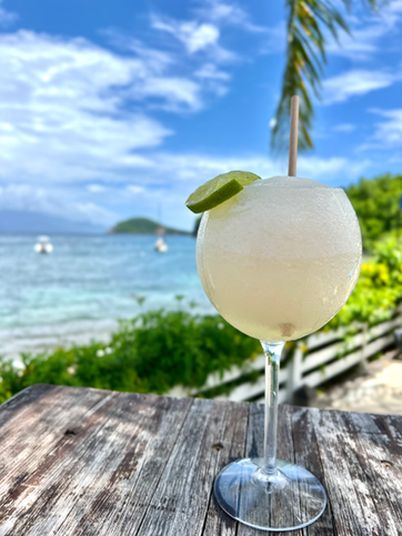 Les délicieux cocktails rafraîchissants du restaurant le Sunset Bay, Terre-de-Haut, Les Saintes